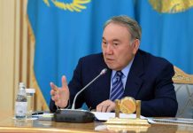 Воры будут сидеть — Нурсултан Назарбаев высказался о ситуации с Bank RBK Нурсултан Назарбаев на сессии АНК