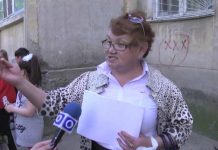 В Шымкенте детская площадка рассорила взрослых жильцов двух многоэтажек В Шымкенте детская площадка рассорила взрослых жильцов двух многоэтажек