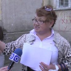 В Шымкенте детская площадка рассорила взрослых жильцов двух многоэтажек В Шымкенте детская площадка рассорила взрослых жильцов двух многоэтажек