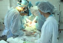 Монгольские хирурги обучают шымкентских медиков на практике