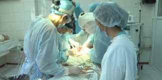 Монгольские хирурги обучают шымкентских медиков на практике