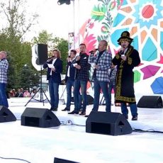 «Хор Турецкого» спел в Шымкенте на казахском языке вместе с народом "Хор Турецкого" спел в Шымкенте на казахском языке вместе с народом