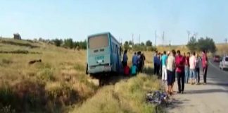 В больнице умерла женщина — одна из шести госпитализированных после крупной аварии Место аварии автобуса