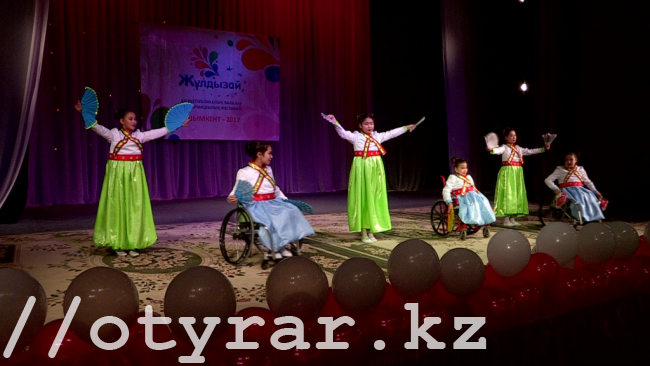 Шымкентские дети участвуют в конкурсе "Жулдыз ай"