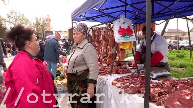 Мясо на ярмарке в Шымкенте