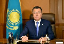 Жансеит Туймебаев поздравил южноказахстанцев с Днем единства Жансеит Туймебаев, аким ЮКО