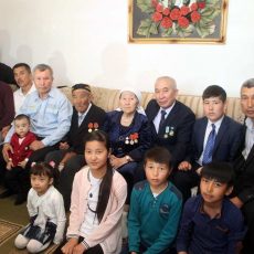 Династия железнодорожников из ЮКО отметила 475 лет трудового стажа Династия железнодорожников из ЮКО отметила 475 лет трудового стажа