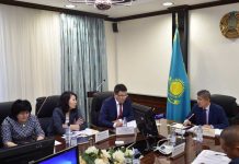 Акимат ЮКО в очередной раз обсудил управление многоэтажками Заседание в акимате по КСК