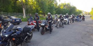 В Шымкенте байкеры проводили в путь погибшего в ДТП мотоциклиста Байкеры на Карте Героев