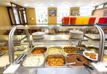 Управление образования Шымкента оштрафовали за нарушения в детском меню Столовая. Кафе