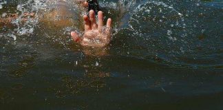 5-летний ребенок утонул в оросительном канале в Туркестанской области Тонет ребенок