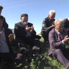 В Шымкенте на месте расстрелов в 1937-1938 годах планируется построить развлекательные центры Мужчины приходят в Лисий овраг