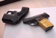 В Шымкенте парень с двумя травматами в сумке курил в неположенном месте Травматические пистолеты