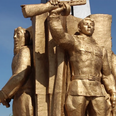 Почтить память героев войны жители села Атамура в ЮКО собираются около уникального памятника Памятник воинам в селе Атамура