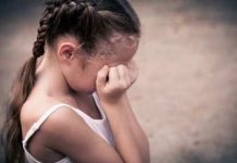 Следственный суд Шымкента отказал в аресте мужчины, пристававшего к девочке Ребенок плачет