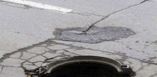 Пятиклассник в Туркестанской области спас ребенка из канализационного септика Канализационный люк без крышки