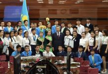 Аким ЮКО встретился с победителями международных и республиканских олимпиад Аким ЮКО встретился с победителями международных и республиканских олимпиад