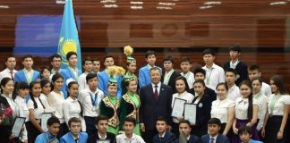 Аким ЮКО встретился с победителями международных и республиканских олимпиад Аким ЮКО встретился с победителями международных и республиканских олимпиад