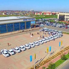 Медицинским работникам ЮКО вручены ключи от 29 автомашин Вручение автомобилей медикам
