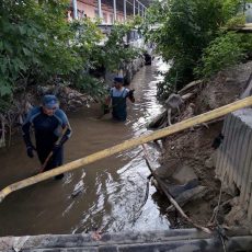 Тело малышки, пропавшей в Шымкенте 25 июня, обнаружили водолазы Водолазы ищут ребенка