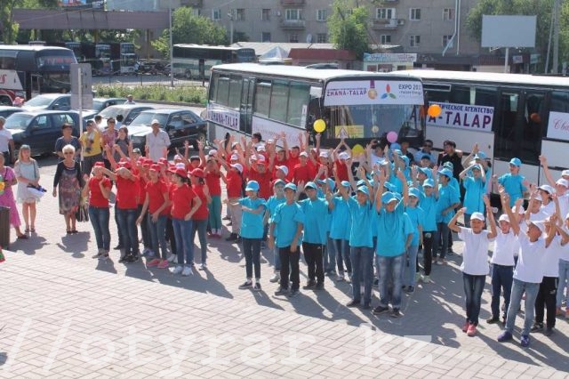Первые 4 тысячи учащихся отправились из Шымкента на выставку ЭКСПО-2017