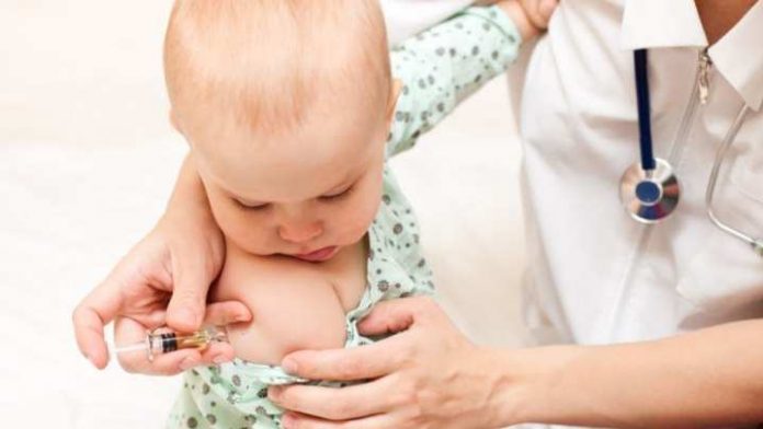 Министра здравоохранения спросили, могут ли детей без прививок не взять в детсад?