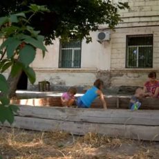 Будут ли в Шымкенте в этом году строить детские игровые площадки? Детская площадка. Песочница