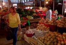 На шымкентских рынках цены на продукты неуклонно ползут вверх На шымкентских базарах цены на продукты неуклонно стремятся вверх