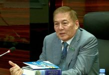 Сенатор из ЮКО завершил политическую карьеру Куаныш Айтаханов