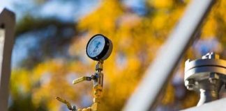 В Сарыагашском районе водитель автомобиля сбил электроопору, газовую трубу и погиб сам Газопровод в городе