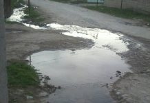 Воду с неприятным резким запахом сбрасывает ленгерский цех мороженого