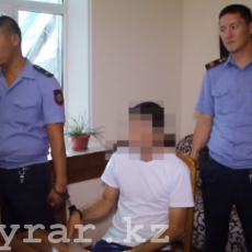 В ЮКО полицейскими задержан подозреваемый в поджоге десяти машин с сеном Подозреваемый в поджоге машин с сеном