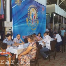 Передвижной центр помощи шымкентцам организовали прокуроры Передвижной центр помощи работает на рынке Шымкента
