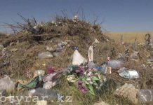 В Шымкенте христианское кладбище зарастает мусором Мусор на кладбище