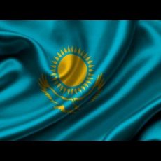 Гимн Казахстана перевели и спели на русском языке Флаг Казахстана