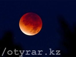 Казахстанцы смогут наблюдать "кровавое" лунное затмение в ночь на 8 августа