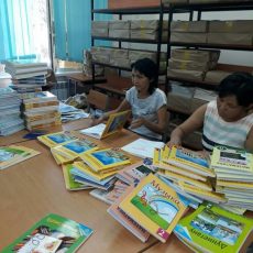 Новые школьные учебники поступили в Шымкент Новые учебники пришли в Шымкент