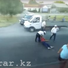 Сотрудник органов внутренних дел, сбивший троих человек в Шымкенте, водворен в ИВС Водитель сбил троих человек