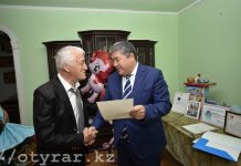 Житель Шымкента получил письмо от президента РК Письмо от президента