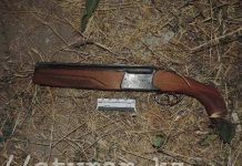 Обрез в машине изъяли полицейские Туркестанской области Двоих молодых людей с обрезом и патронами задержали полицейские ЮКО