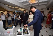 Аким Шымкента видит спасение детей от компьютерной зависимости в труде Аким Шымкента видит спасение детей от компьютерной зависимости в труде