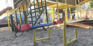 Строительная компания в Шымкенте возвела детскую площадку, опасную для жизни Строительная компания в Шымкенте возвела детскую площадку, опасную для жизни