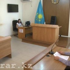 Собираясь грабить стариков, сержант надел военную форму Собираясь грабить стариков, сержант надел военную форму