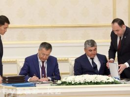 Аким ЮКО подписал меморандумы с главами двух областей Узбекистана