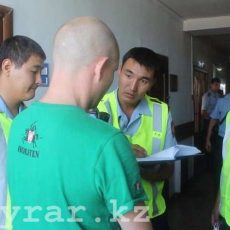 В Шымкенте мужчина избил свою жену и сбежал на ее автомобиле Полицейские задержали семейного агрессора