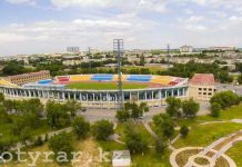 На Центральном стадионе Шымкента разрешили играть в футбол Центральный стадион им. Кажимукана