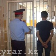 В Шымкенте несовершеннолетний грабитель отбирал телефоны В Шымкенте задержан несовершеннолетний грабитель