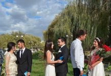 Свидетельство о заключении брака в преддверии Дня города вручили 10 молодым парам Шымкента