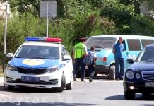 Сотрудники МПС Шымкента штрафуют нарушителей правил парковки вблизи школ Сотрудники МПС Шымкента штрафуют нарушителей правил парковки вблизи школ