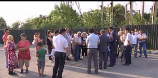 Владельцы домов на Кошкарате требуют полной и правдивой информации о предстоящем сносе их района Владельцы домов на Кошкарате требуют полной и правдивой информации о предстоящем сносе их района